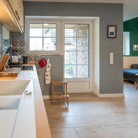 Lee ペルヴォルム