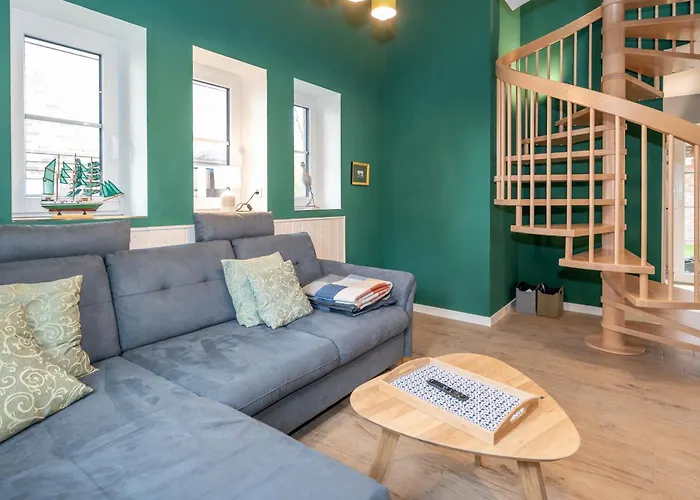 Semesterbostad Lee *